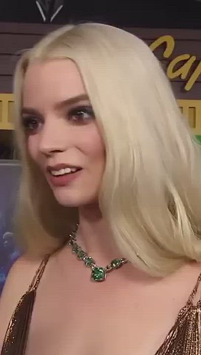 Just wanna bust all over Anya Taylor-Joy’s pretty face. 😏 : video clip