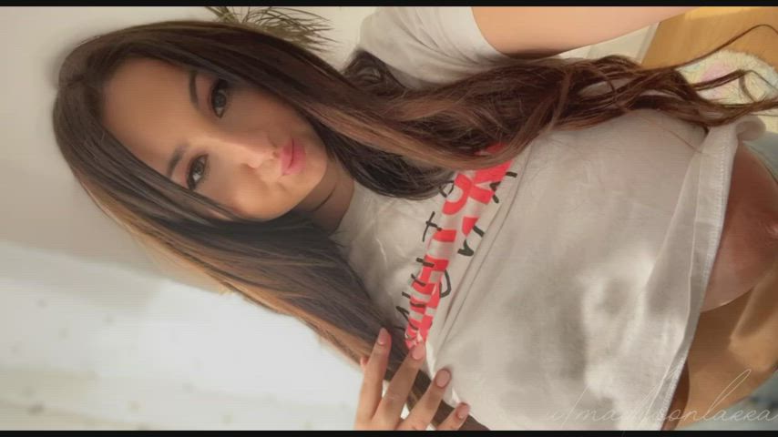 Do you think that a girl like me could make you happy ? : video clip