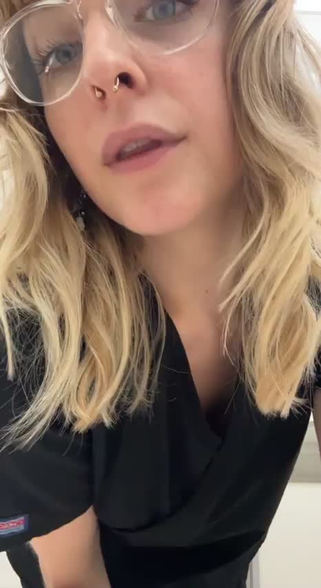 I woke up horny but I’m stuck at work 🥺 : video clip
