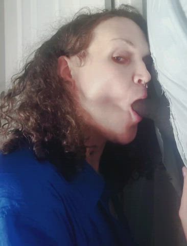I love feeling a man grow in my mouth! : video clip