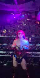 Flashing behind the decks on stage [OC] : video clip