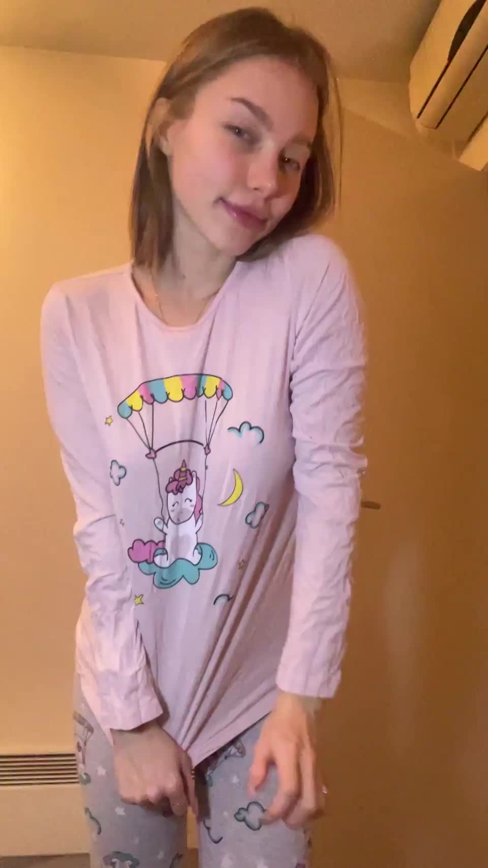 Small, busty, and guaranteed to make you smile 😁 : video clip