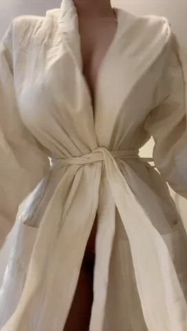 Take my robe off & explore 😋 : video clip