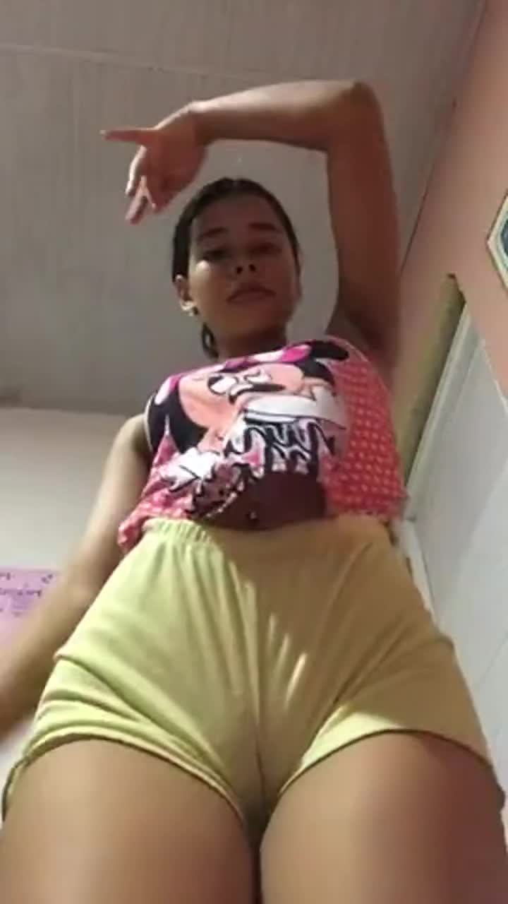 Juliana Latin girl she is 19 years old, [ Nice CamelToe ] : video clip