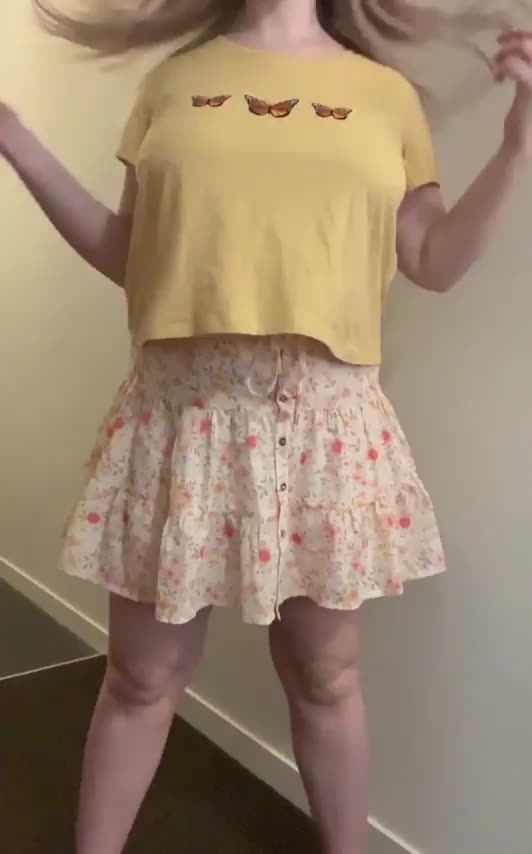 Did you like my lil strip tease? : video clip