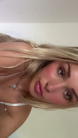 19f, Use me : video clip