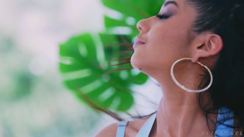 Sloppy blowbang for Xxlayna Marie : video clip