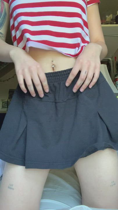 This is my application to be your small punk gf : video clip