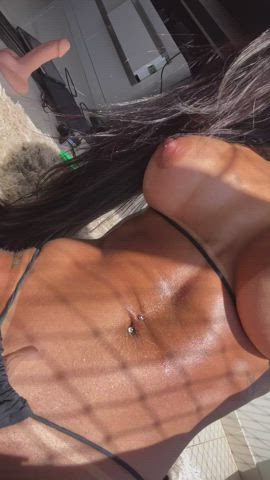 I bet you would love to spend time with my perfect body : video clip