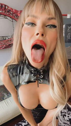 Mommy's teasing you a bit : video clip