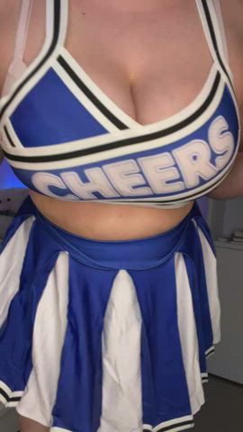 feeling comfortable enough to show my chubby tummy... plz be nice : video clip