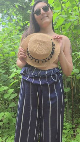 Is this how I am supposed to wear this dress? : video clip