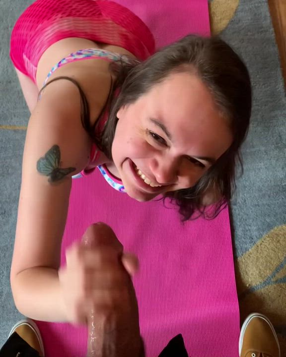 A blowjob a day keeps the side-hoes away 😜 : video clip