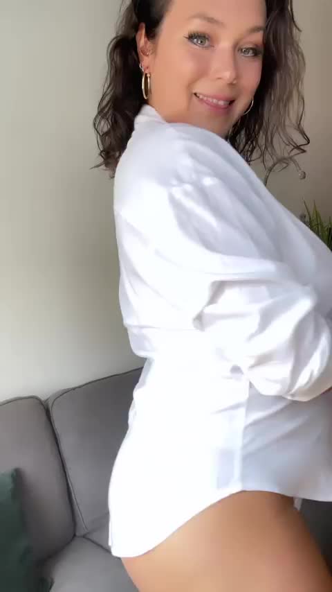 Would you let me borrow your shirt ? : video clip