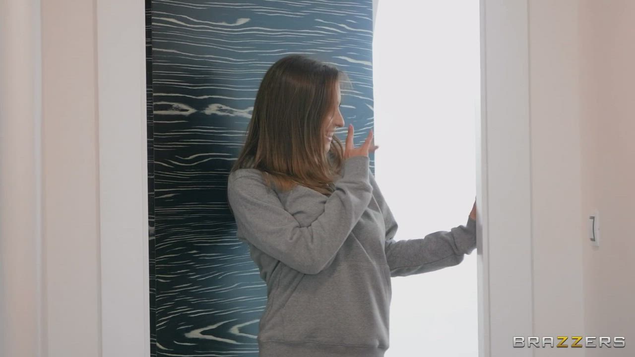 Relax, Roomie : video clip