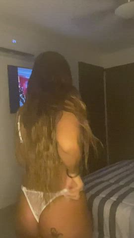 Just a nice ass to help you get through the day : video clip