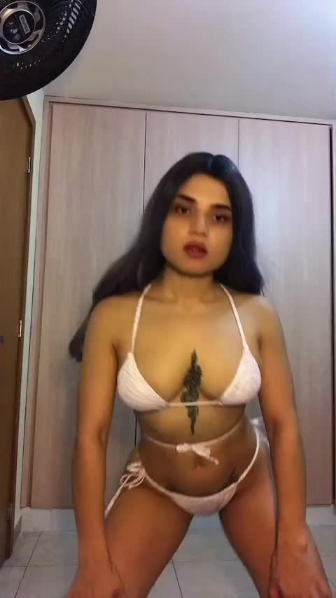 so petite that I can suck your dick upside down while you grab me : video clip