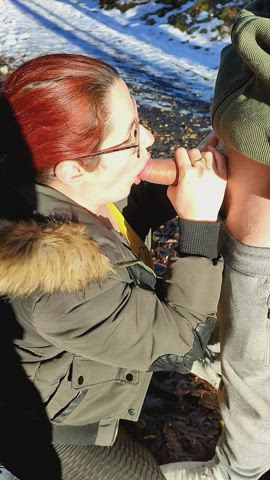 Outdoor blowjob, not even the cold stop us 😜🤤 : video clip