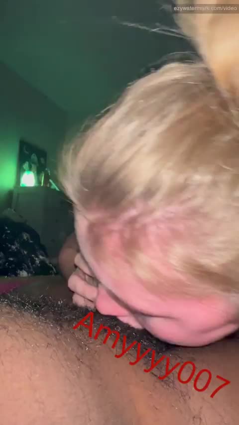 I love getting sloppy on that dick 🤤💦 [OC] : video clip