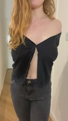 "You're only 5'2, you can't be that busty" : video clip