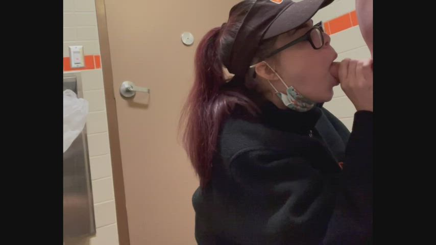 Lucky coworker on an opening shift 🤭😈 : video clip