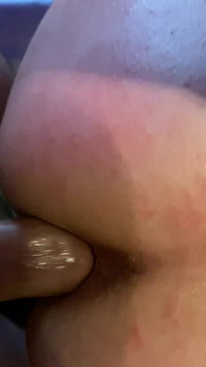 Getting a nice deep ass fucking from daddy. I wish it was a DP : video clip