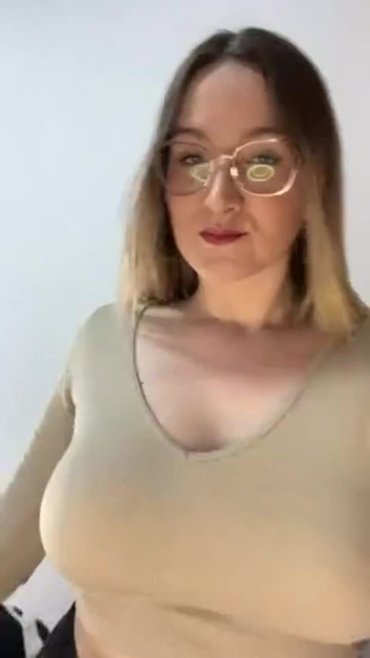 I am no angel, but i can bring heaven to you. 😛 : video clip