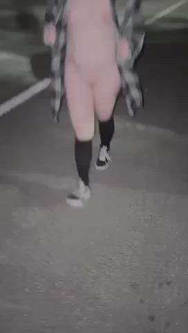 I heard that public pussy is the best : video clip