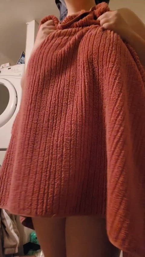 Some men are dissapointed when the towel is dropped : video clip