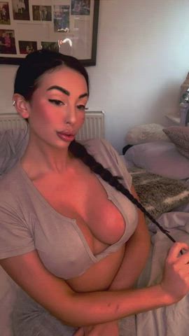 Sexy rack reveal : video clip
