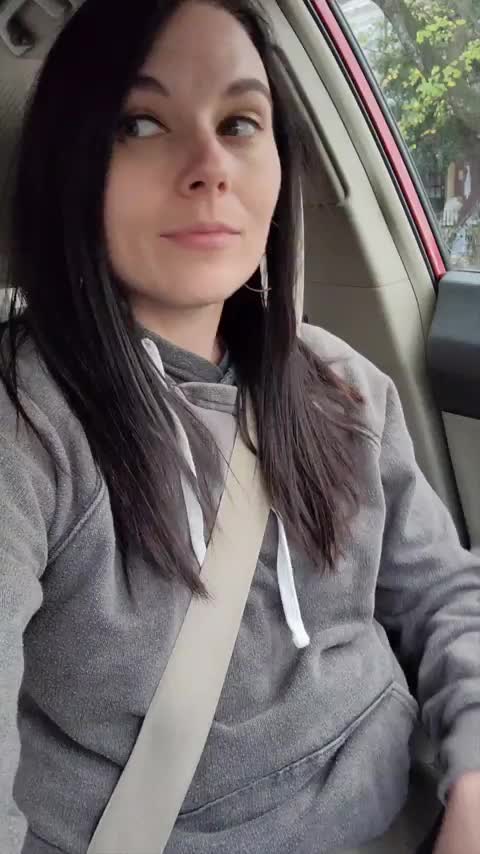 A red light is a great excuse to pull out my tits [GIF] : video clip
