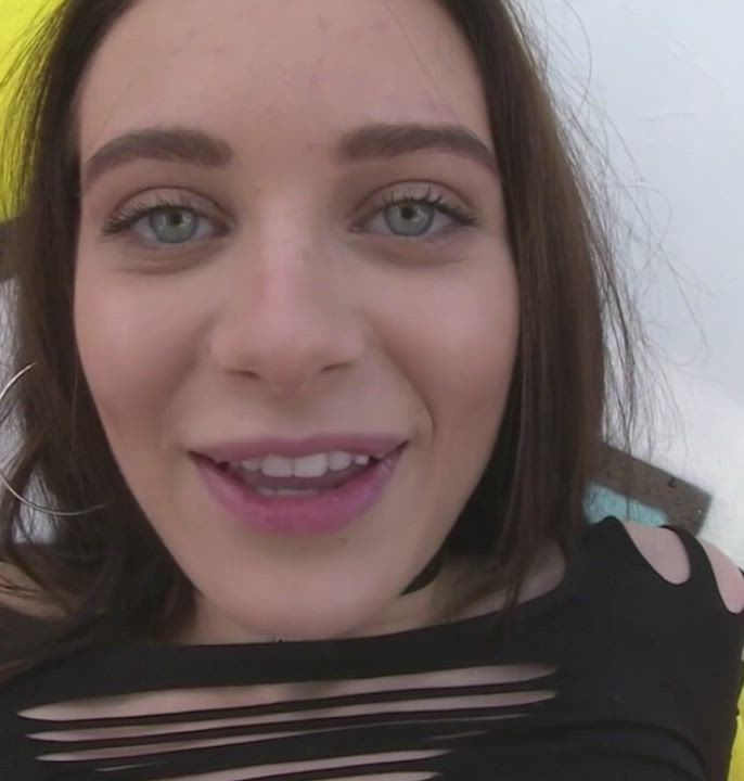 When it goes into Lana Rhoades : video clip