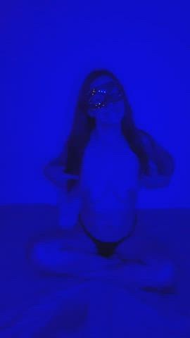 let's be naughty in our 20s (f) : video clip