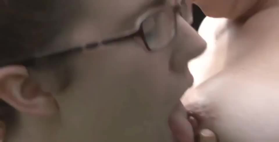 Girl With Glasses Sucking In The Swimming Pool : video clip