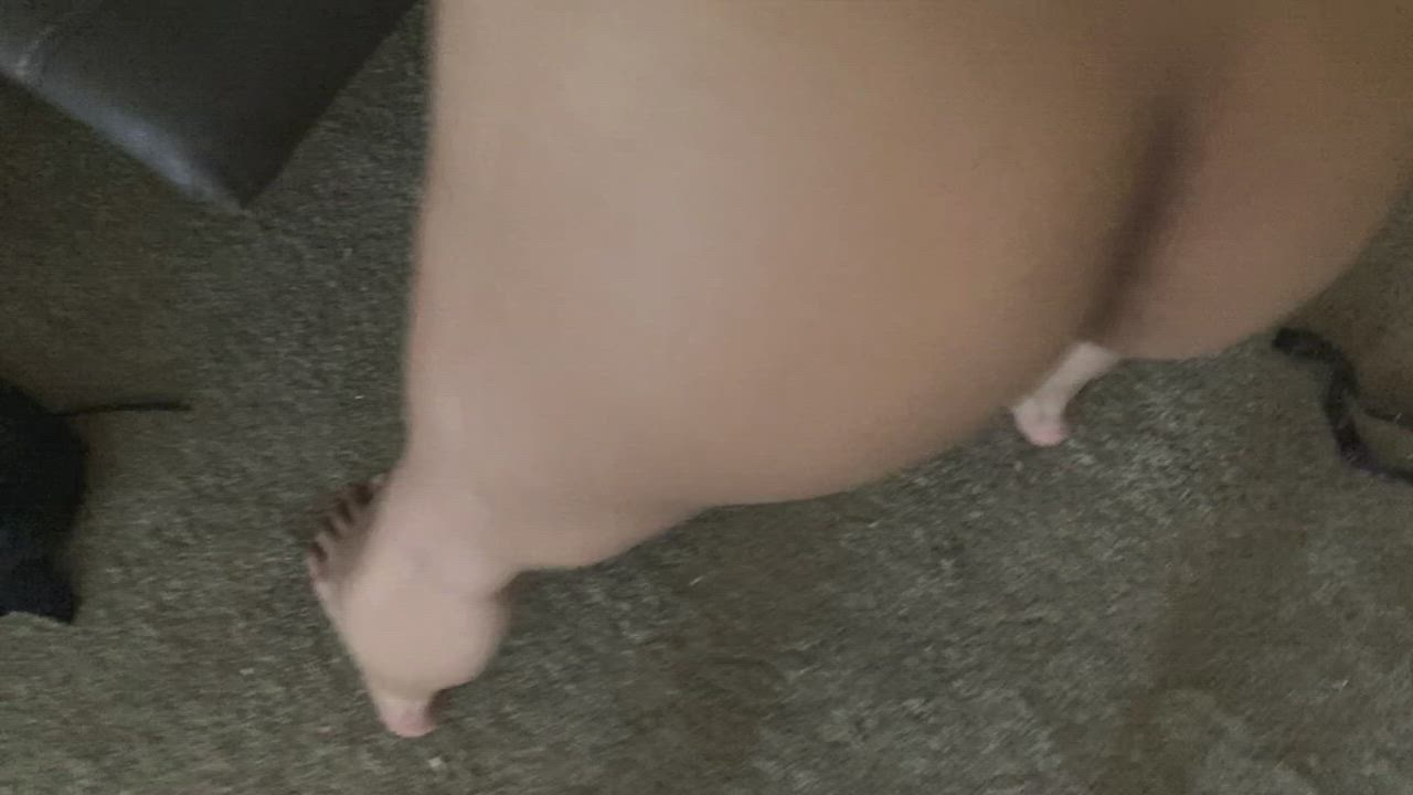 Cumming on his girl while he at work, got her Starbucks so she lil excited : video clip