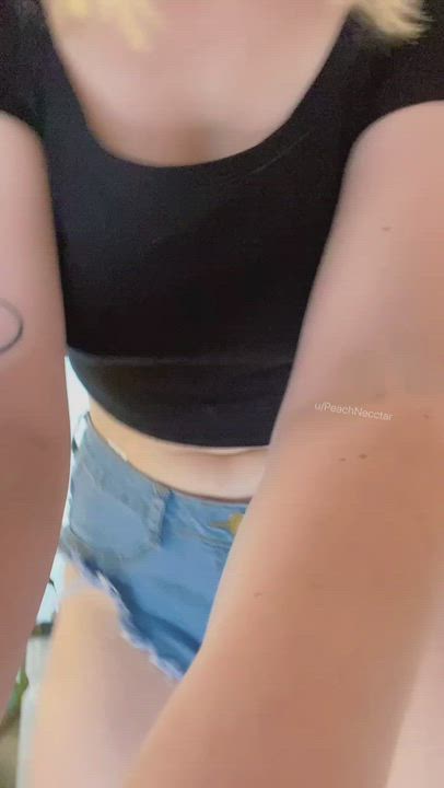 Put your tongue out : video clip