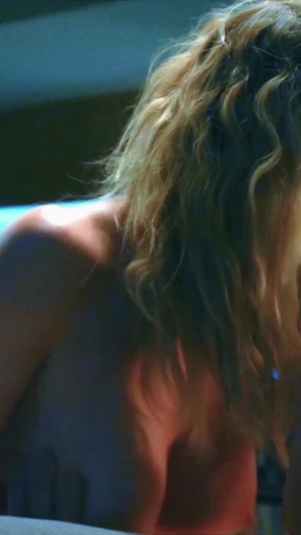 Sydney Sweeney - The Voyeurs (2021) - Riding - Vertical Crop & Smooth Slo-mo : video clip