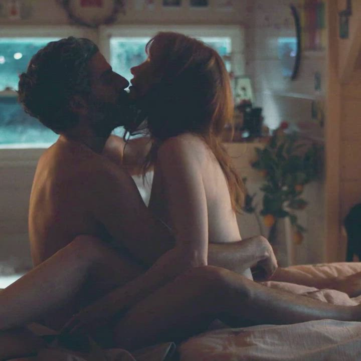 Jessica Chastain's tits look as good as ever : video clip