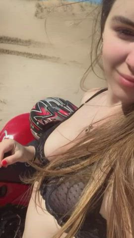 I had to stop during my ride and show you my outfit... I hope nobody saw me haha : video clip