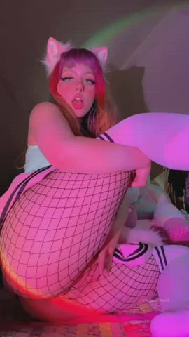 I want more than just a finger in me : video clip
