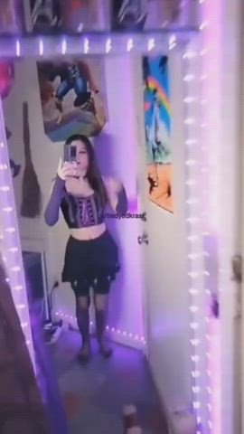 do you think I'm cute : video clip