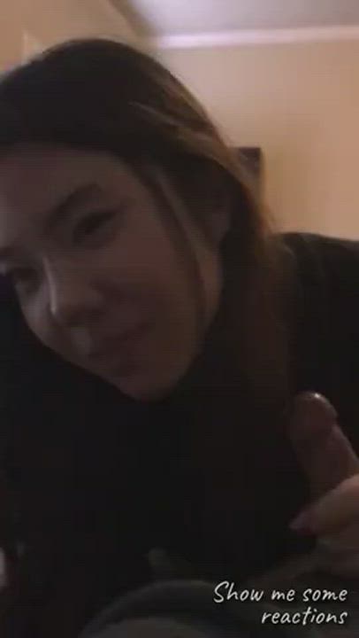 Cute Asian Handjob : video clip