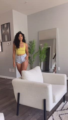 Bonnie - bombshell Latina : video clip