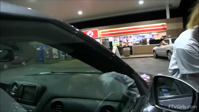 Cheeky Flash At A Servo : video clip