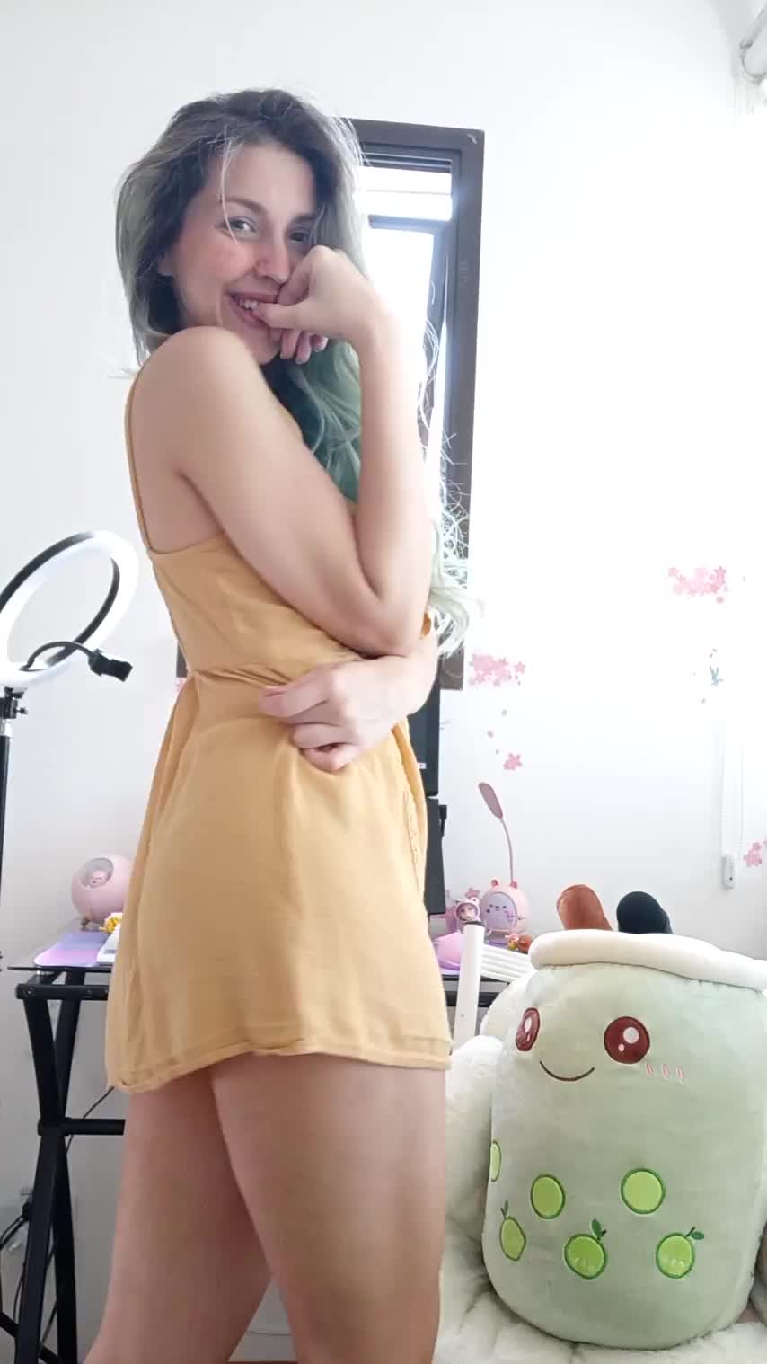 It's time to try and get you horny before bed 🤭 : video clip