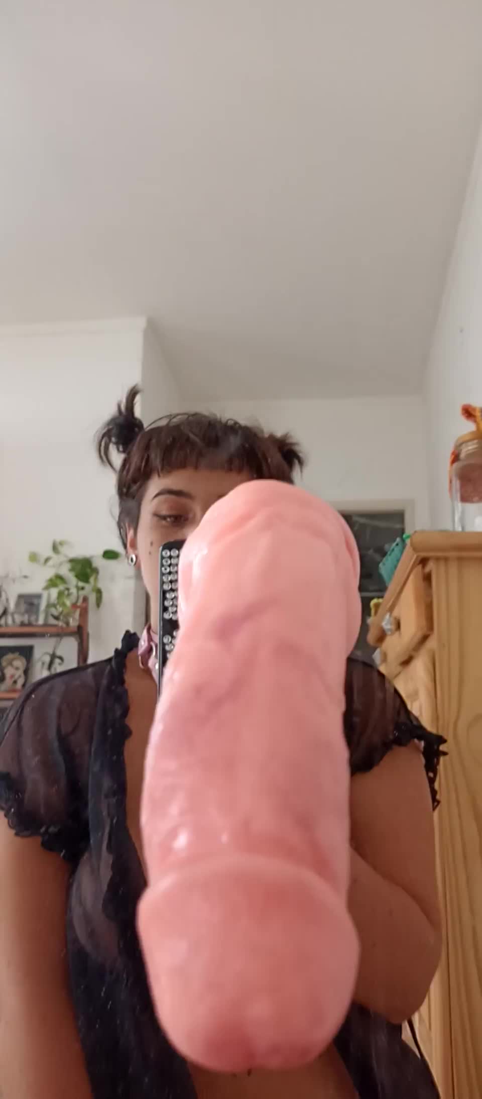 i do love to suck on my toy : video clip