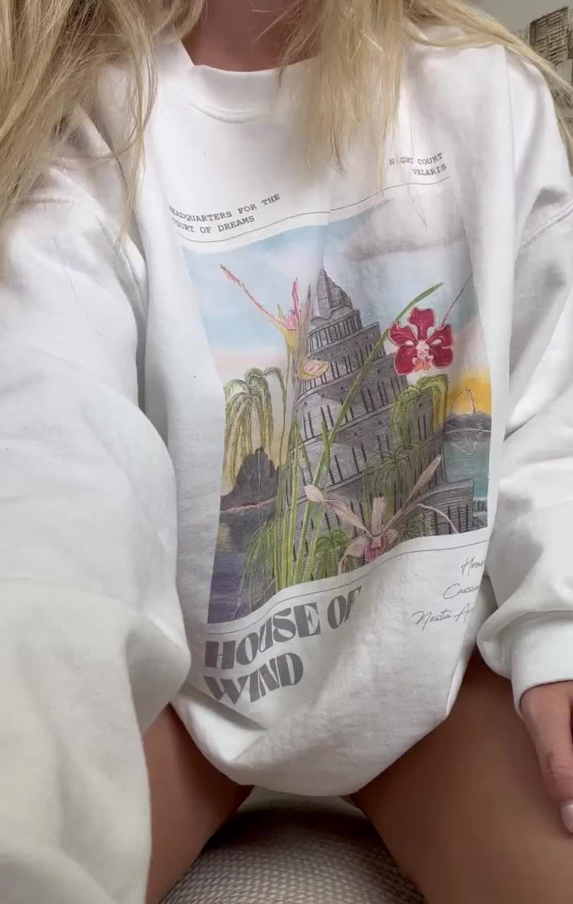 suprise under my sweatshirt🙈 : video clip