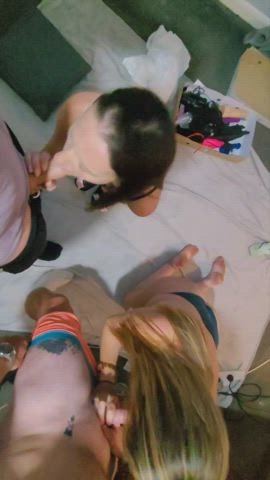 Best friends suck together. : video clip