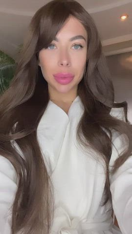 Look what surprise I am preparing for you baby : video clip