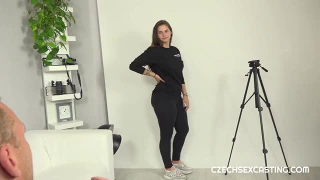 Thicc n' busty European babe passes her first audition : video clip